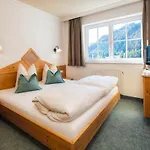 Haus Enzian Apartment *